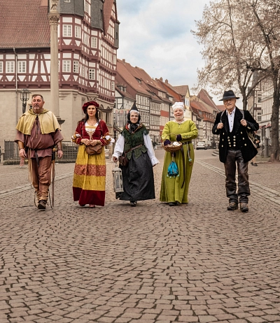 Erlebnisführungen gewandete Stadtführer © Stadt Duderstadt